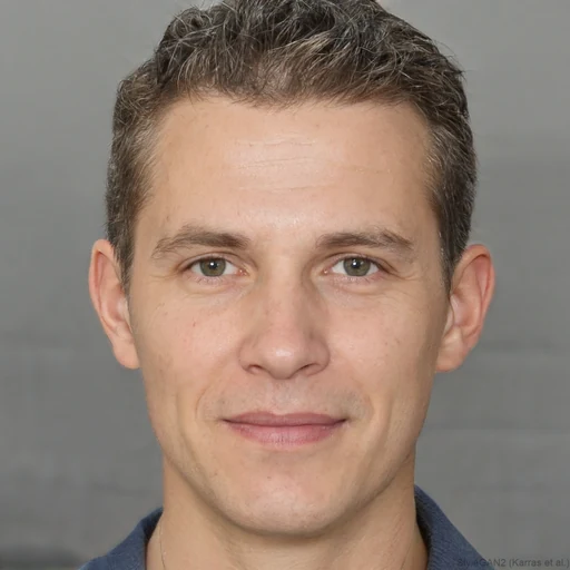 Maximilian M.